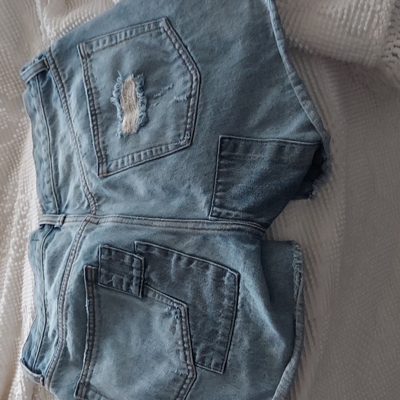 We the Free distressed jean shorts - Picture 4 of 5